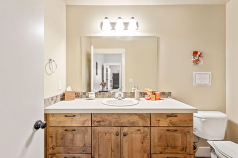 Tiny photo for 7581 SE Madison Avenue, Prineville, OR 97754 (MLS # 220215734)