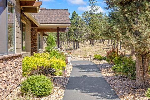 Tiny photo for 7581 SE Madison Avenue, Prineville, OR 97754 (MLS # 220215734)