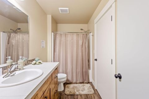 Tiny photo for 7581 SE Madison Avenue, Prineville, OR 97754 (MLS # 220215734)