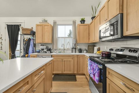 Tiny photo for 110 W Heising Drive, Sisters, OR 97759 (MLS # 220211694)