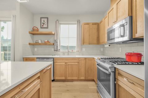 Tiny photo for 110 W Heising Drive, Sisters, OR 97759 (MLS # 220211694)