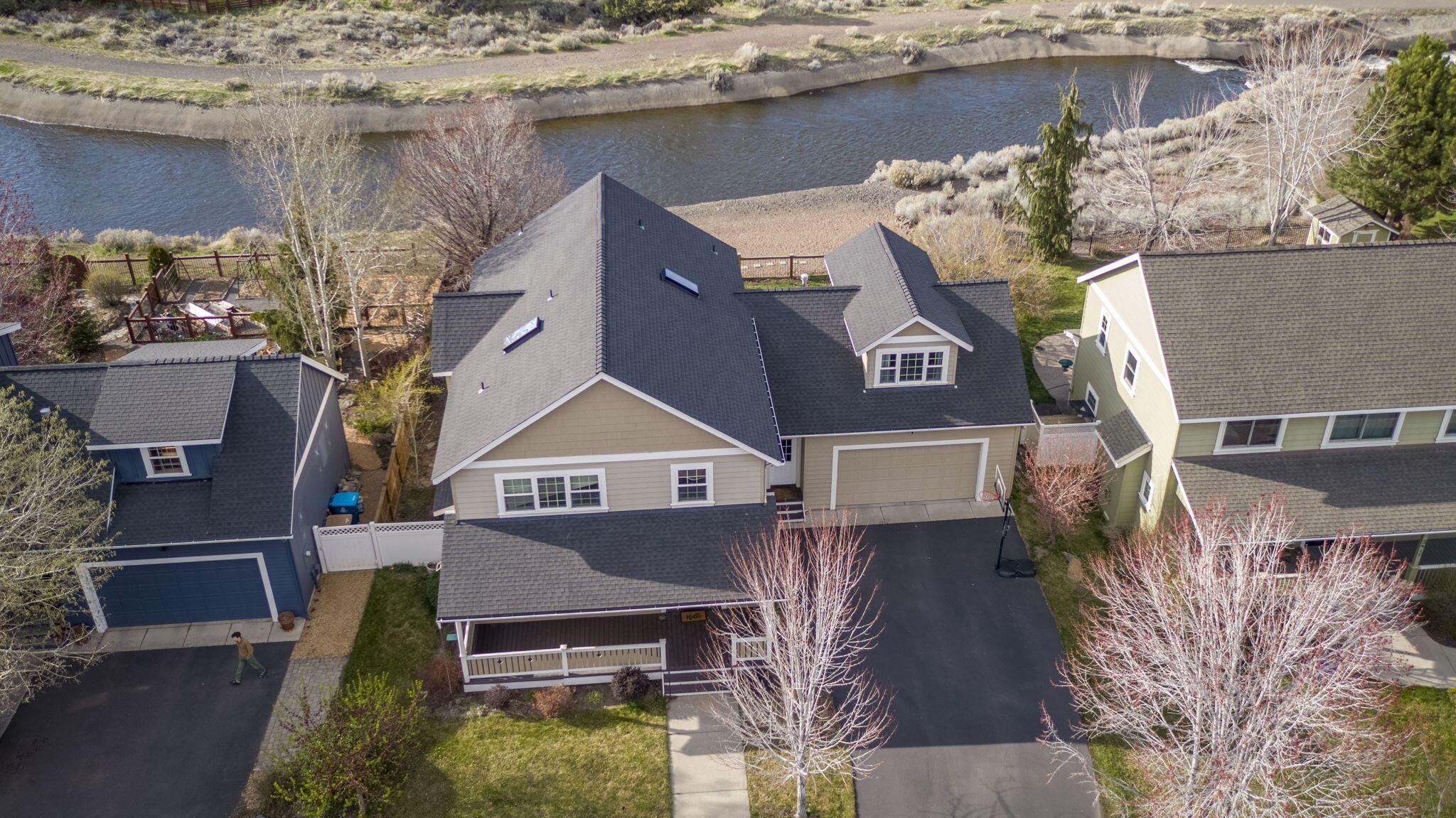 3409 NE Wild Rivers Loop
