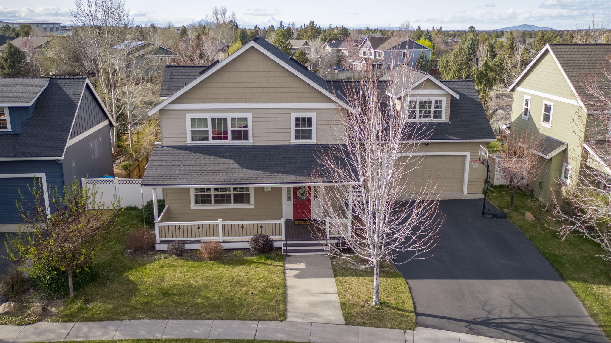 3409 NE Wild Rivers Loop