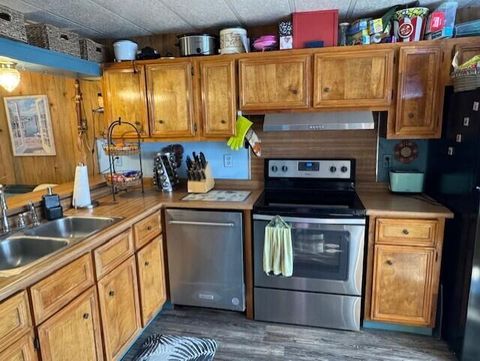 Tiny photo for 10100 NE Crooked River Drive #UNIT 6, Terrebonne, OR 97760 (MLS # 220215660)