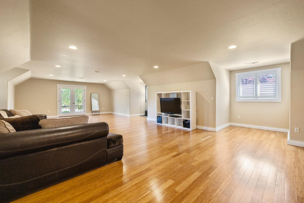 Shield Crest - Residential