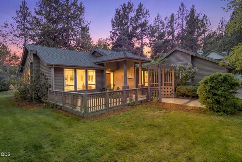 Photo of 20445 Snowmass Court, Bend, OR 97702 (MLS # 220228370)