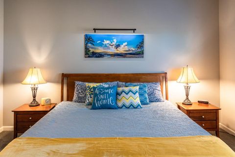 Tiny photo for 2911 NW Hemlock Lane, Redmond, OR 97756 (MLS # 220210226)