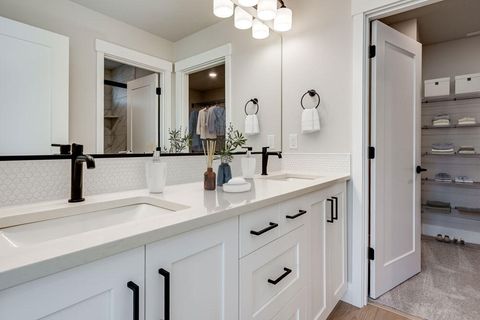 Tiny photo for 3875 NE Petrosa Avenue, Bend, OR 97701 (MLS # 220217167)