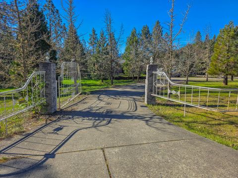 Tiny photo for 2363 Jaynes Drive, Grants Pass, OR 97527 (MLS # 220217490)