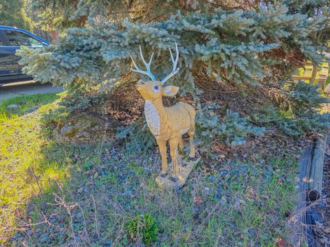 Tiny photo for 2363 Jaynes Drive, Grants Pass, OR 97527 (MLS # 220217490)