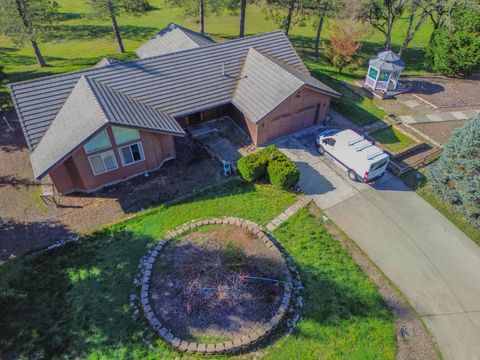 Tiny photo for 2363 Jaynes Drive, Grants Pass, OR 97527 (MLS # 220217490)