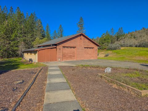 Tiny photo for 2363 Jaynes Drive, Grants Pass, OR 97527 (MLS # 220217490)