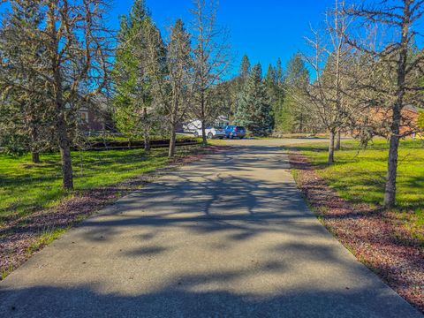 Tiny photo for 2363 Jaynes Drive, Grants Pass, OR 97527 (MLS # 220217490)
