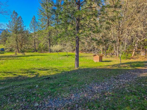 Tiny photo for 2363 Jaynes Drive, Grants Pass, OR 97527 (MLS # 220217490)