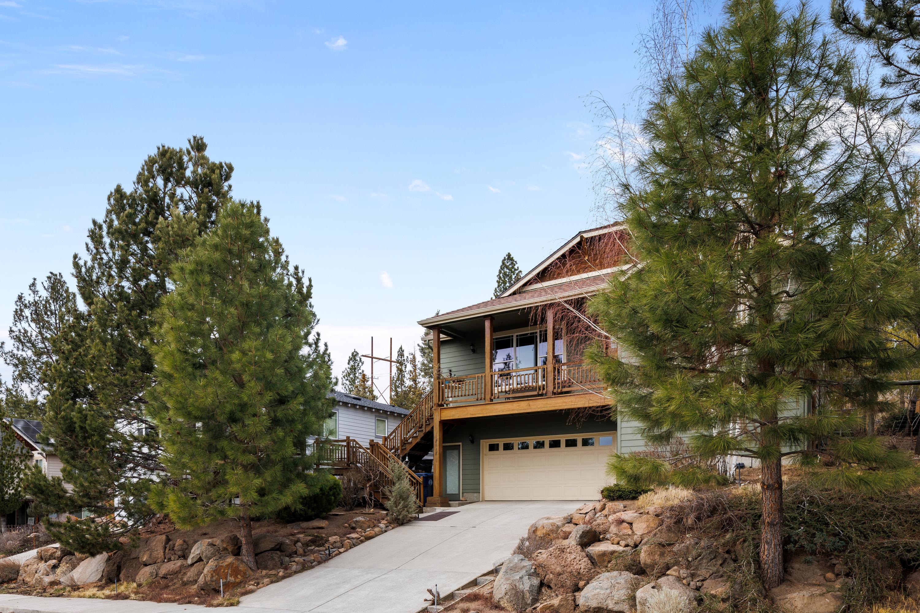 2112 NW Black Pines Place