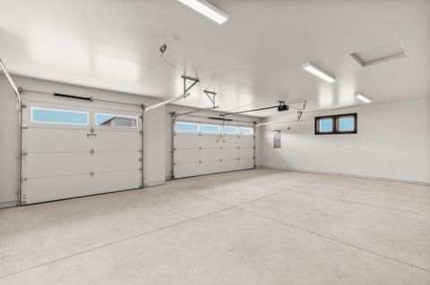 Tiny photo for 1472 NE Hudspeth Road, Prineville, OR 97754 (MLS # 220221613)