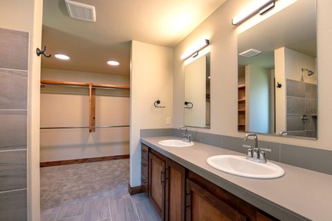 Tiny photo for 1472 NE Hudspeth Road, Prineville, OR 97754 (MLS # 220221613)