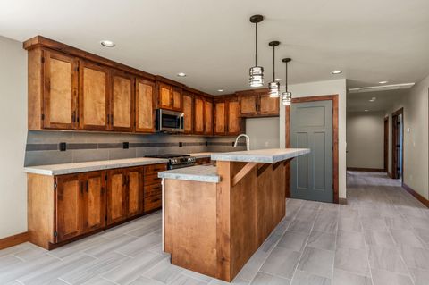 Tiny photo for 1472 NE Hudspeth Road, Prineville, OR 97754 (MLS # 220221613)