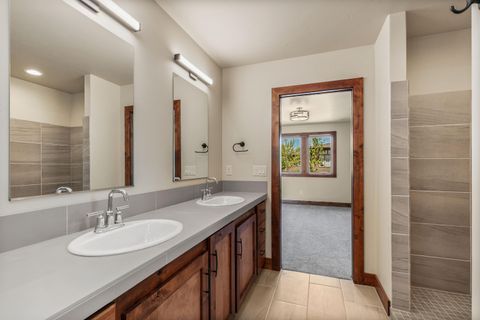 Tiny photo for 1472 NE Hudspeth Road, Prineville, OR 97754 (MLS # 220221613)