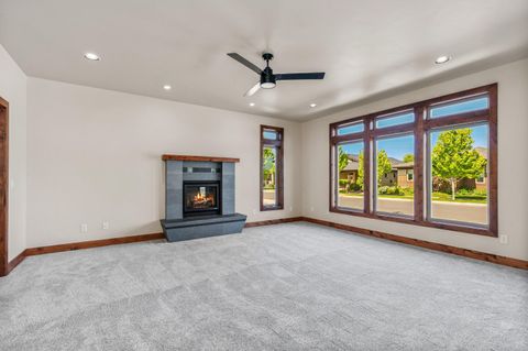 Tiny photo for 1472 NE Hudspeth Road, Prineville, OR 97754 (MLS # 220221613)