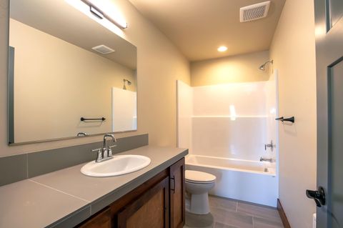 Tiny photo for 1472 NE Hudspeth Road, Prineville, OR 97754 (MLS # 220221613)