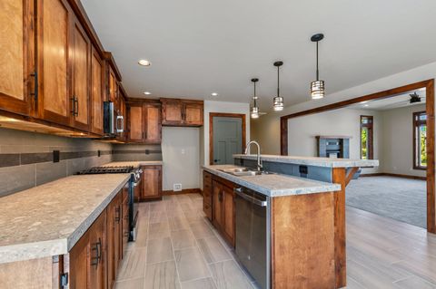Tiny photo for 1472 NE Hudspeth Road, Prineville, OR 97754 (MLS # 220221613)