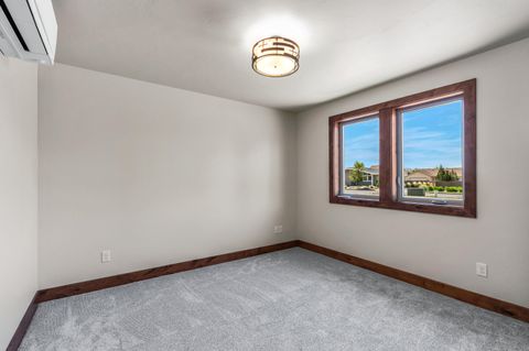 Tiny photo for 1472 NE Hudspeth Road, Prineville, OR 97754 (MLS # 220221613)