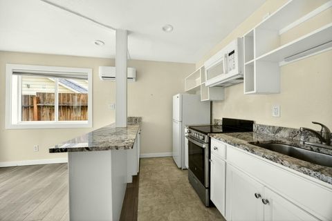 Tiny photo for 115 California Street, Ashland, OR 97520 (MLS # 220219323)
