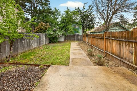 Tiny photo for 115 California Street, Ashland, OR 97520 (MLS # 220219323)