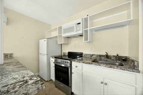 Tiny photo for 115 California Street, Ashland, OR 97520 (MLS # 220219323)