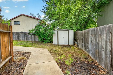 Tiny photo for 115 California Street, Ashland, OR 97520 (MLS # 220219323)