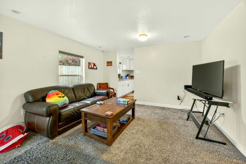 Tiny photo for 115 California Street, Ashland, OR 97520 (MLS # 220219323)