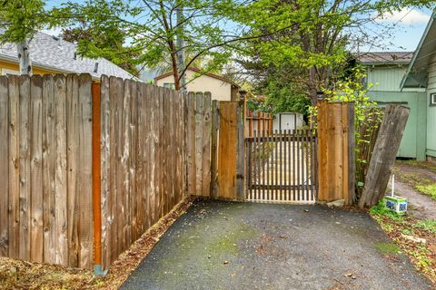 Tiny photo for 115 California Street, Ashland, OR 97520 (MLS # 220219323)