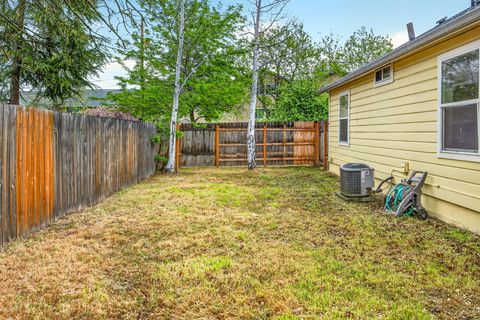 Tiny photo for 115 California Street, Ashland, OR 97520 (MLS # 220219323)