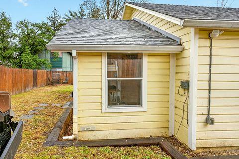 Tiny photo for 115 California Street, Ashland, OR 97520 (MLS # 220219323)