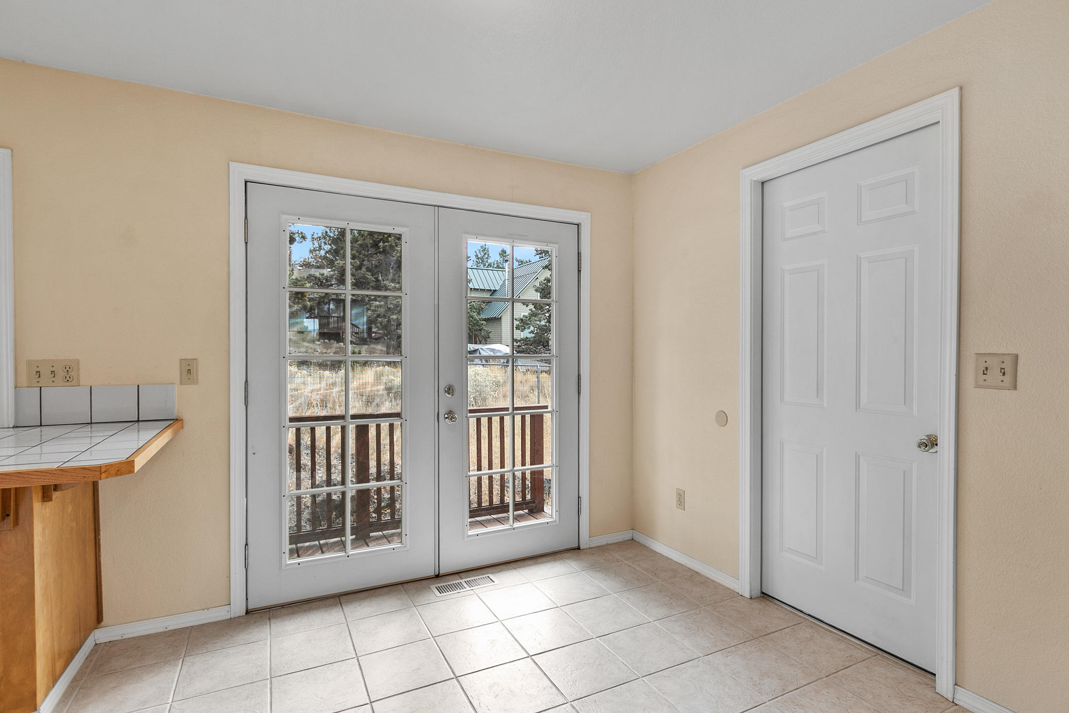 Hunters Circle - Residential