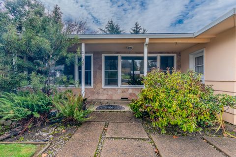 Tiny photo for 2130 E Jackson Street, Medford, OR 97504 (MLS # 220213422)