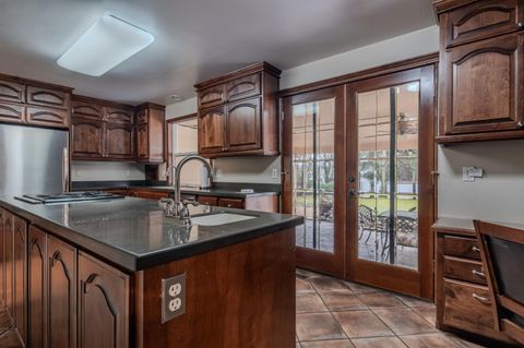 Tiny photo for 2130 E Jackson Street, Medford, OR 97504 (MLS # 220213422)