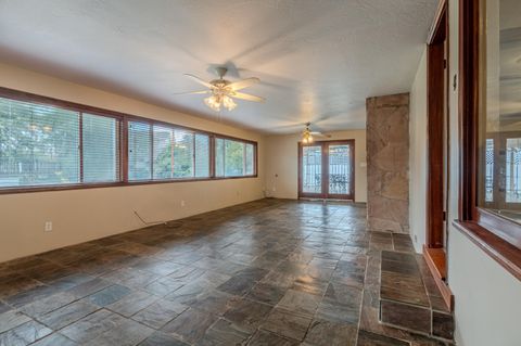 Tiny photo for 2130 E Jackson Street, Medford, OR 97504 (MLS # 220213422)