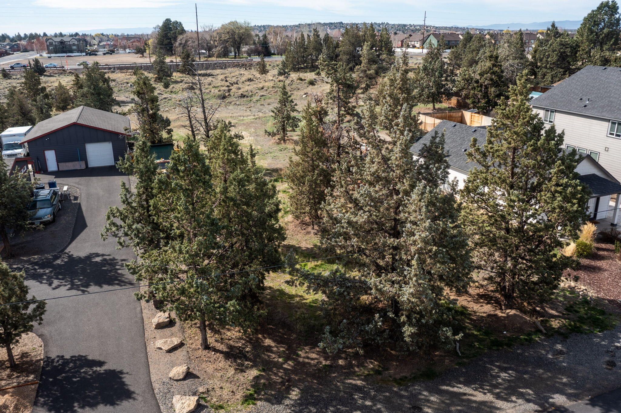 2736 SW Glacier Avenue