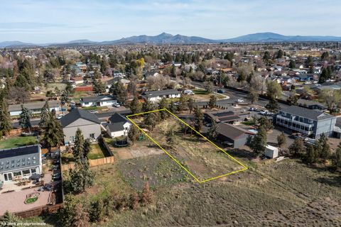 2736 SW Glacier Avenue Redmond OR 97756