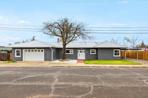 140 N 8th Street Central Point OR 97502