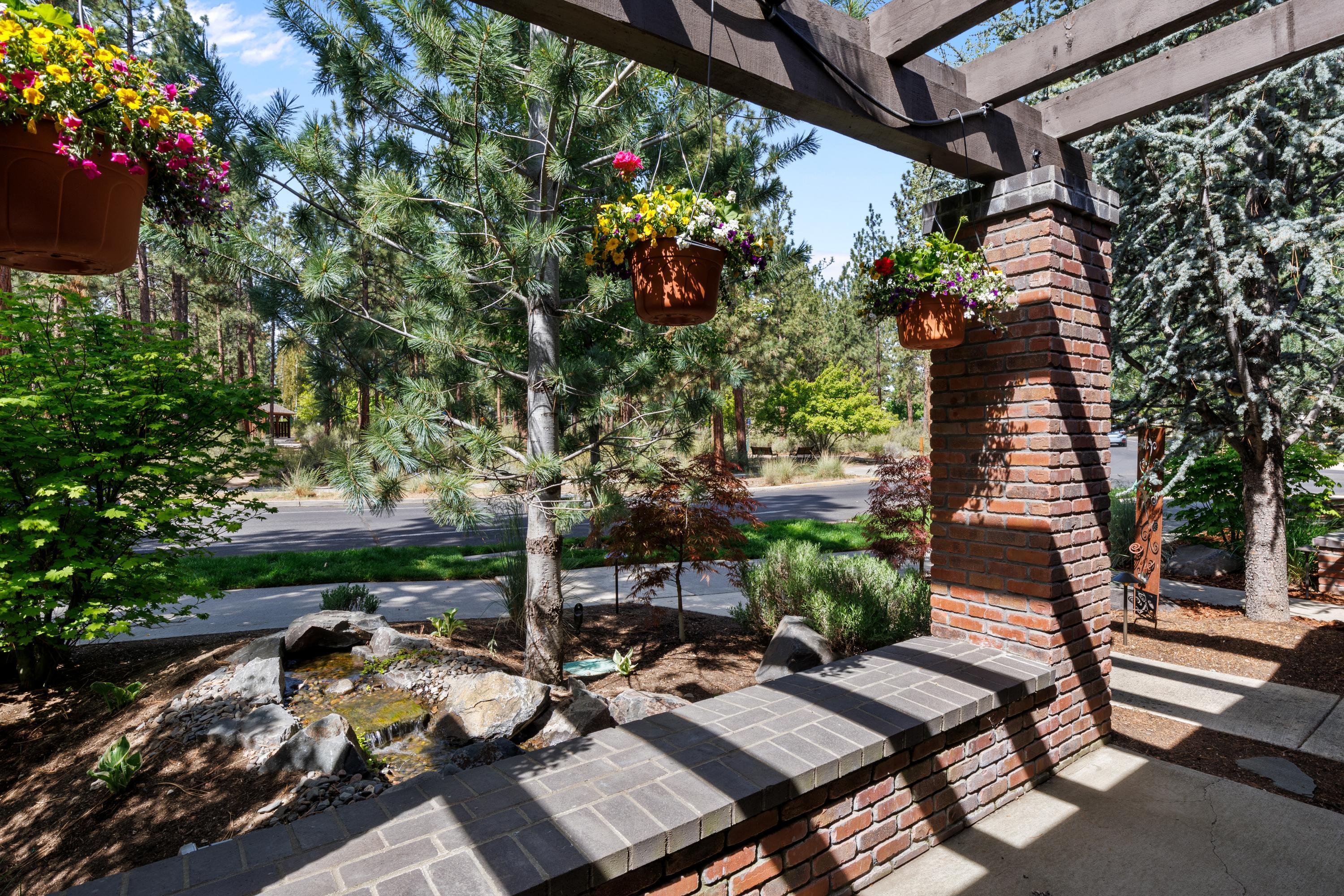 2563 NW Crossing Drive