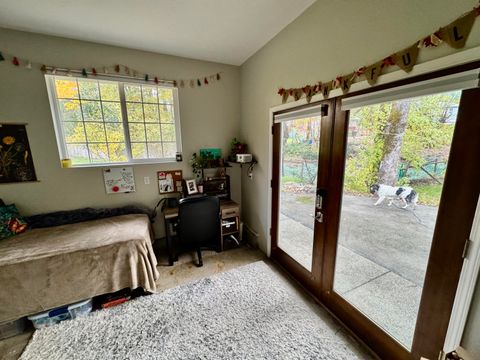 Tiny photo for 197 Jo Creek Place, Merlin, OR 97532 (MLS # 220212368)