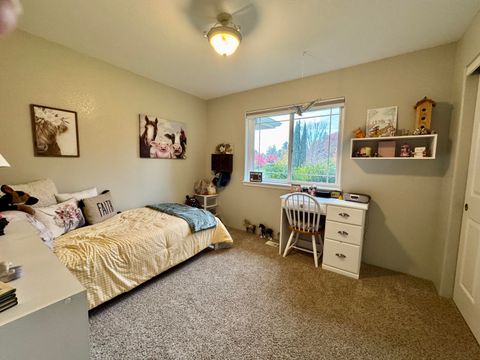 Tiny photo for 197 Jo Creek Place, Merlin, OR 97532 (MLS # 220212368)