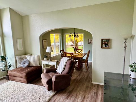 Tiny photo for 197 Jo Creek Place, Merlin, OR 97532 (MLS # 220212368)