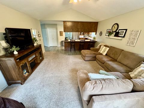 Tiny photo for 197 Jo Creek Place, Merlin, OR 97532 (MLS # 220212368)