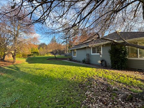 Tiny photo for 197 Jo Creek Place, Merlin, OR 97532 (MLS # 220212368)