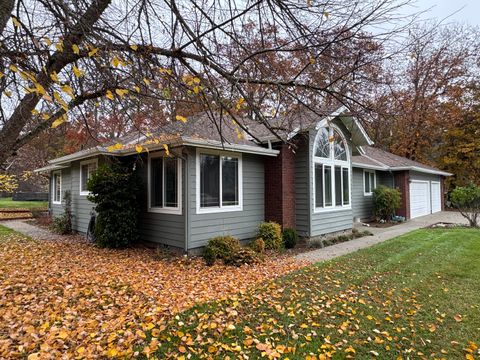 Tiny photo for 197 Jo Creek Place, Merlin, OR 97532 (MLS # 220212368)