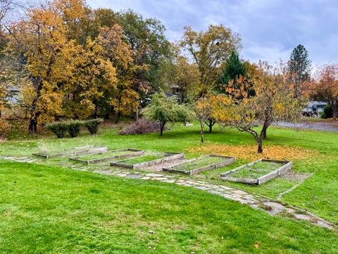 Tiny photo for 197 Jo Creek Place, Merlin, OR 97532 (MLS # 220212368)